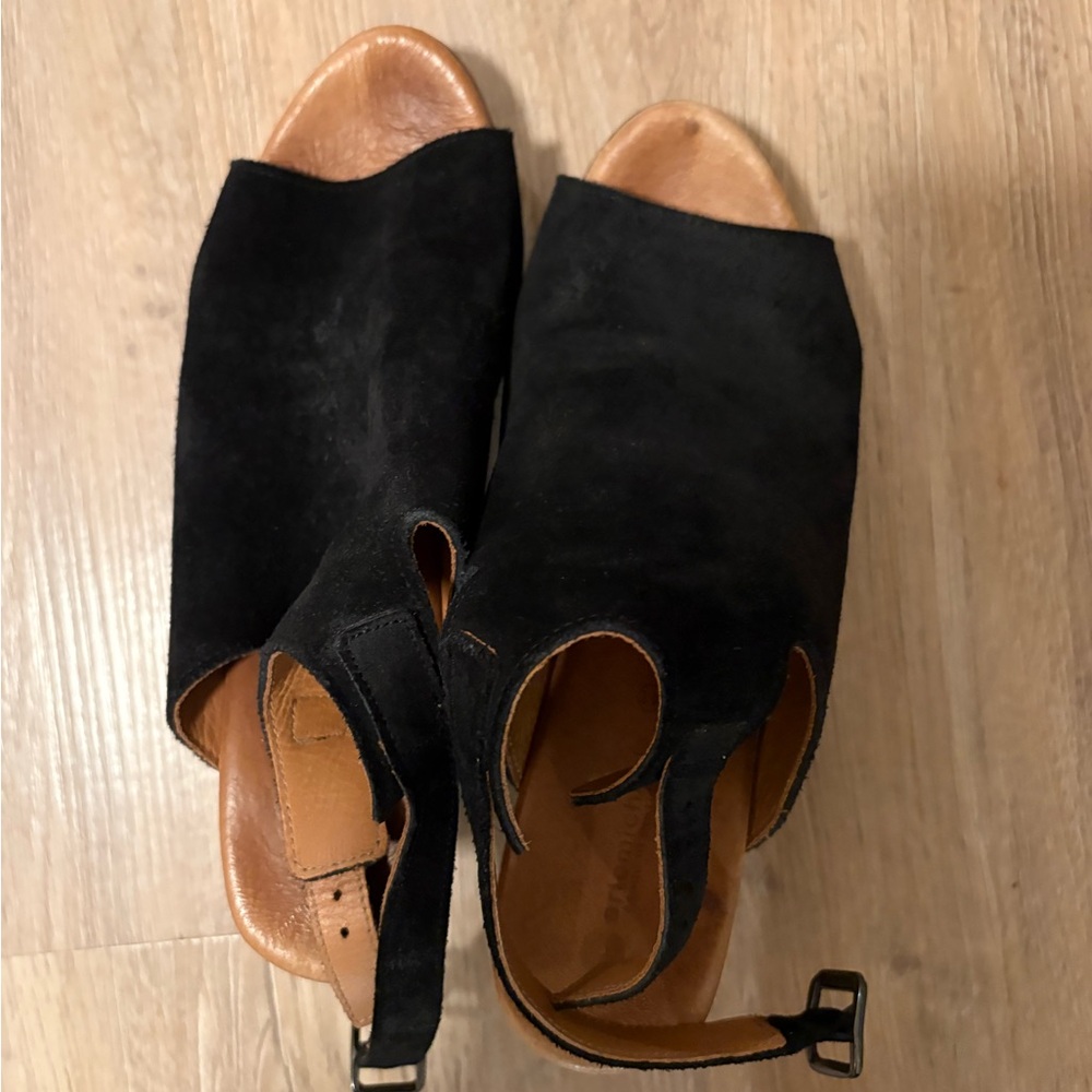 Eric Michael Rhonda black suede peep-toe platform clog